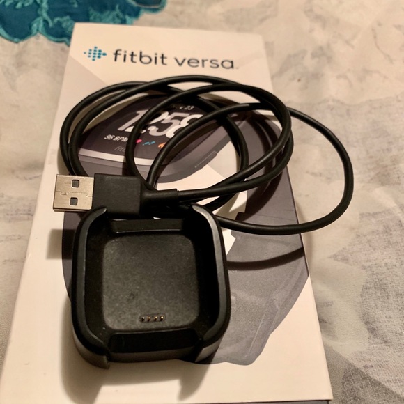 Fitbit Versa - Picture 3 of 8